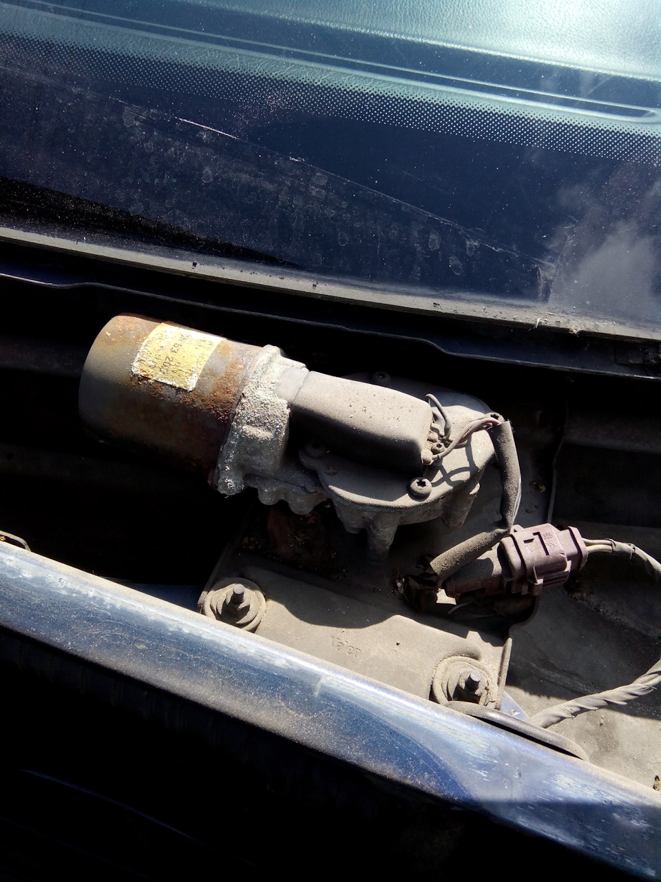 Привёл в порядок поводки дворников. - Peugeot 406, 1,8 л, 2003 года своими рукам