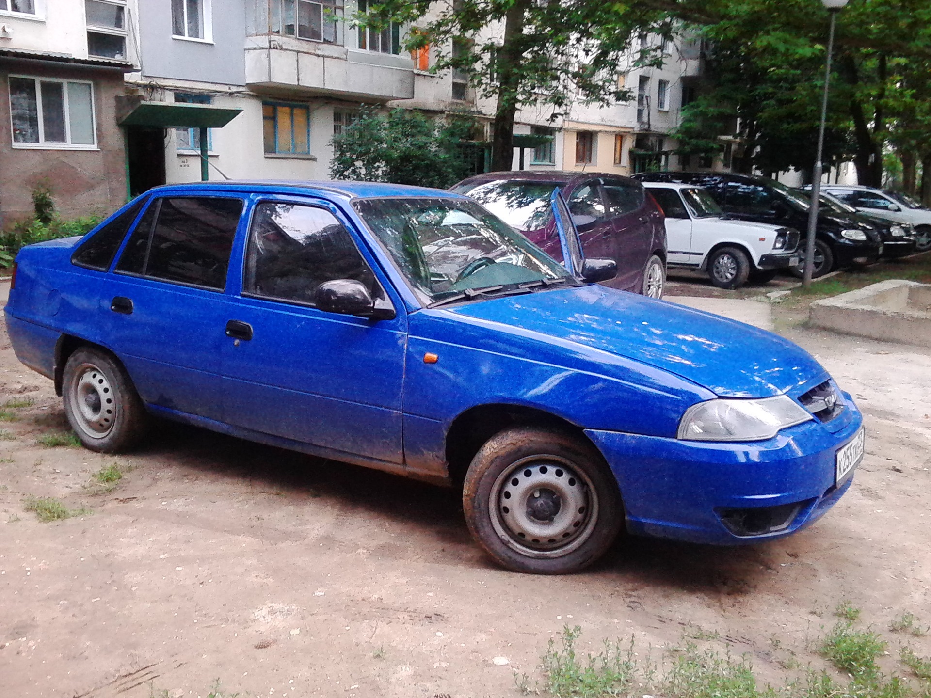 Daewoo Nexia 2 синяя