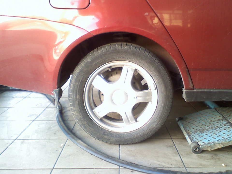 Приора пиленая 2 на 3. Проставки приора задние. Калина кросс задние пружины. Пружины приора - 30. Просела приора хэтчбек.