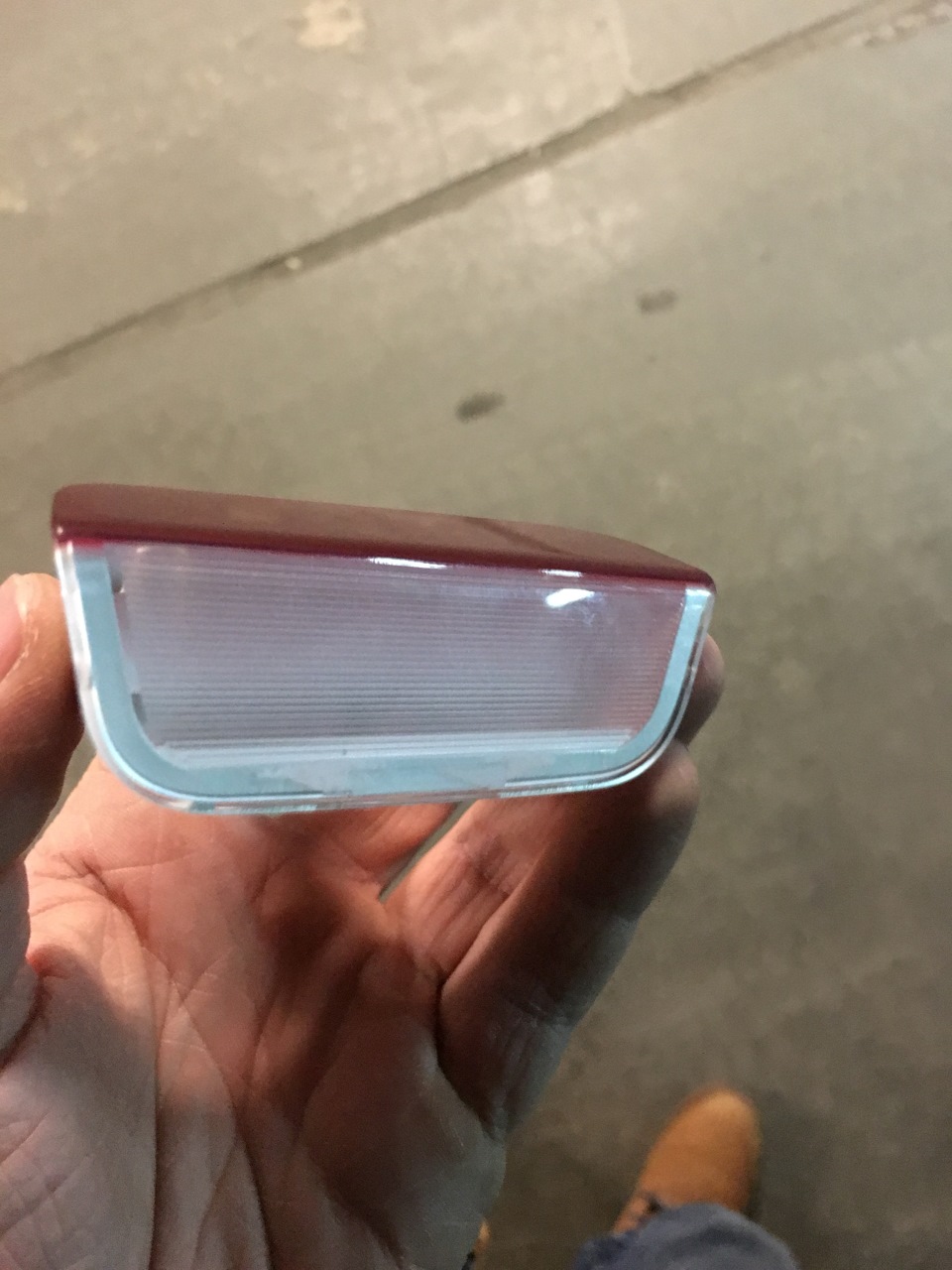 Установка плафонов освещения посадочного пространства в двери ...