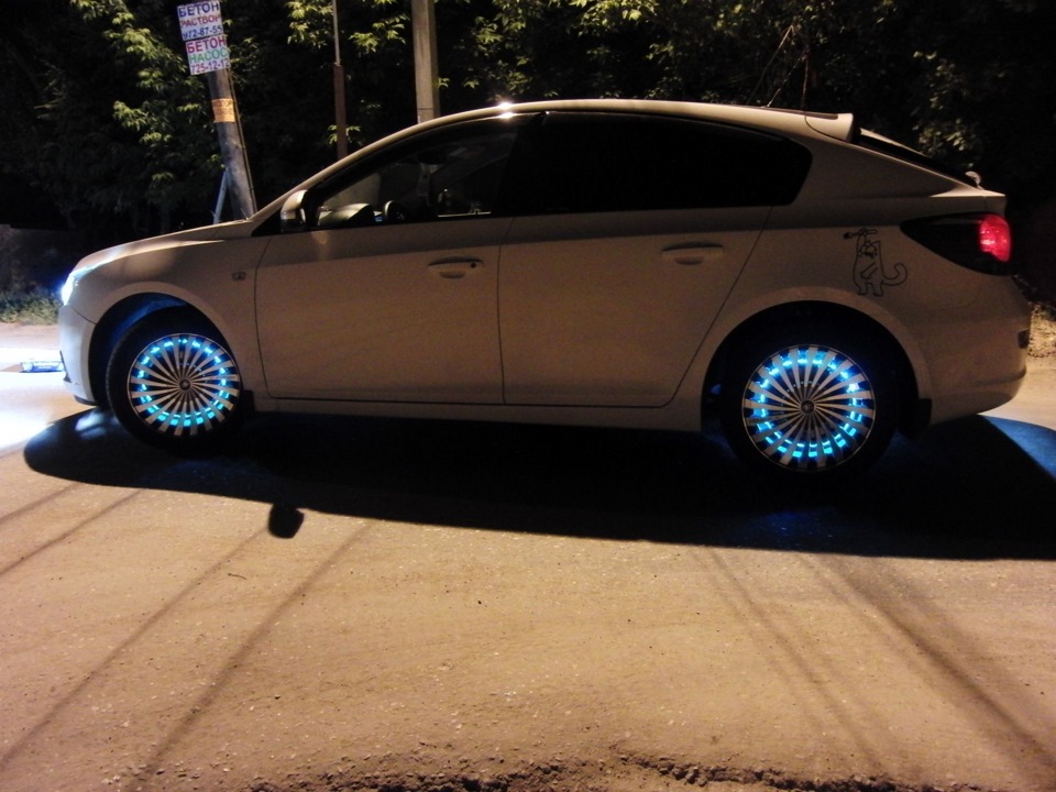 Подсветка дисков — рестайлинг — Chevrolet Cruze Hatchback, 1,6 л, 2012 ...