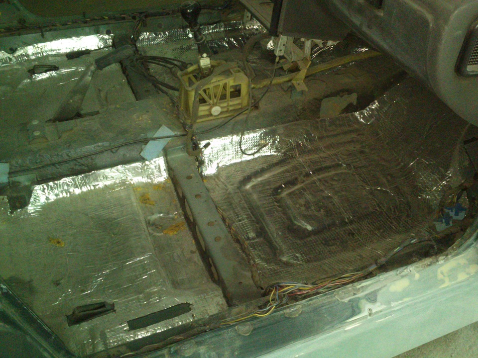 Действие пятое — Проклейка салона виброизоляцией — Daewoo Espero, 2 л ...