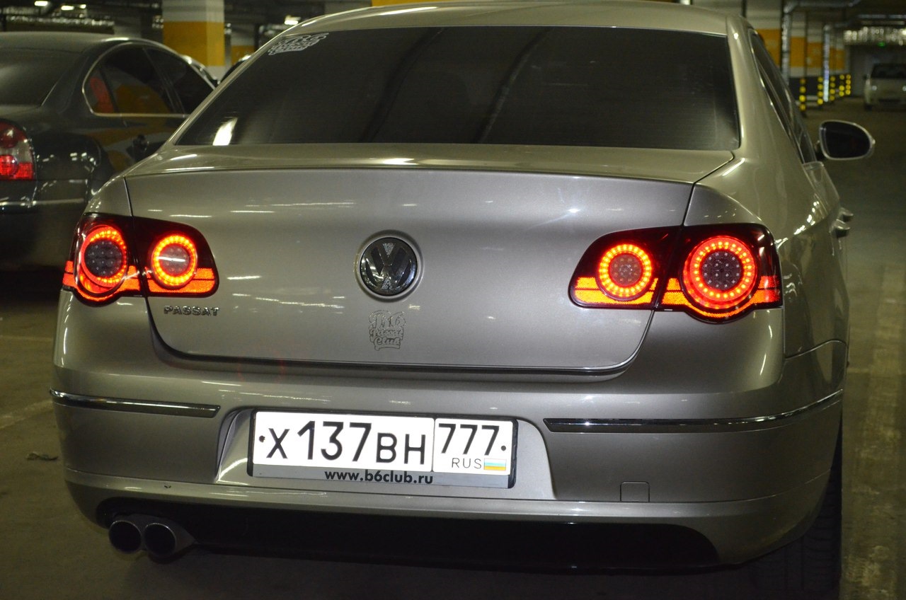 Задние фонари пассат б6. Фары VW Passat b6 задние. Volkswagen Passat b6 тонированные фары. Passat b6 фонари.