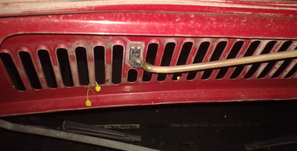 Замена трубок омывателя. — Volkswagen Jetta II, 1,6 л, 1989 года ...