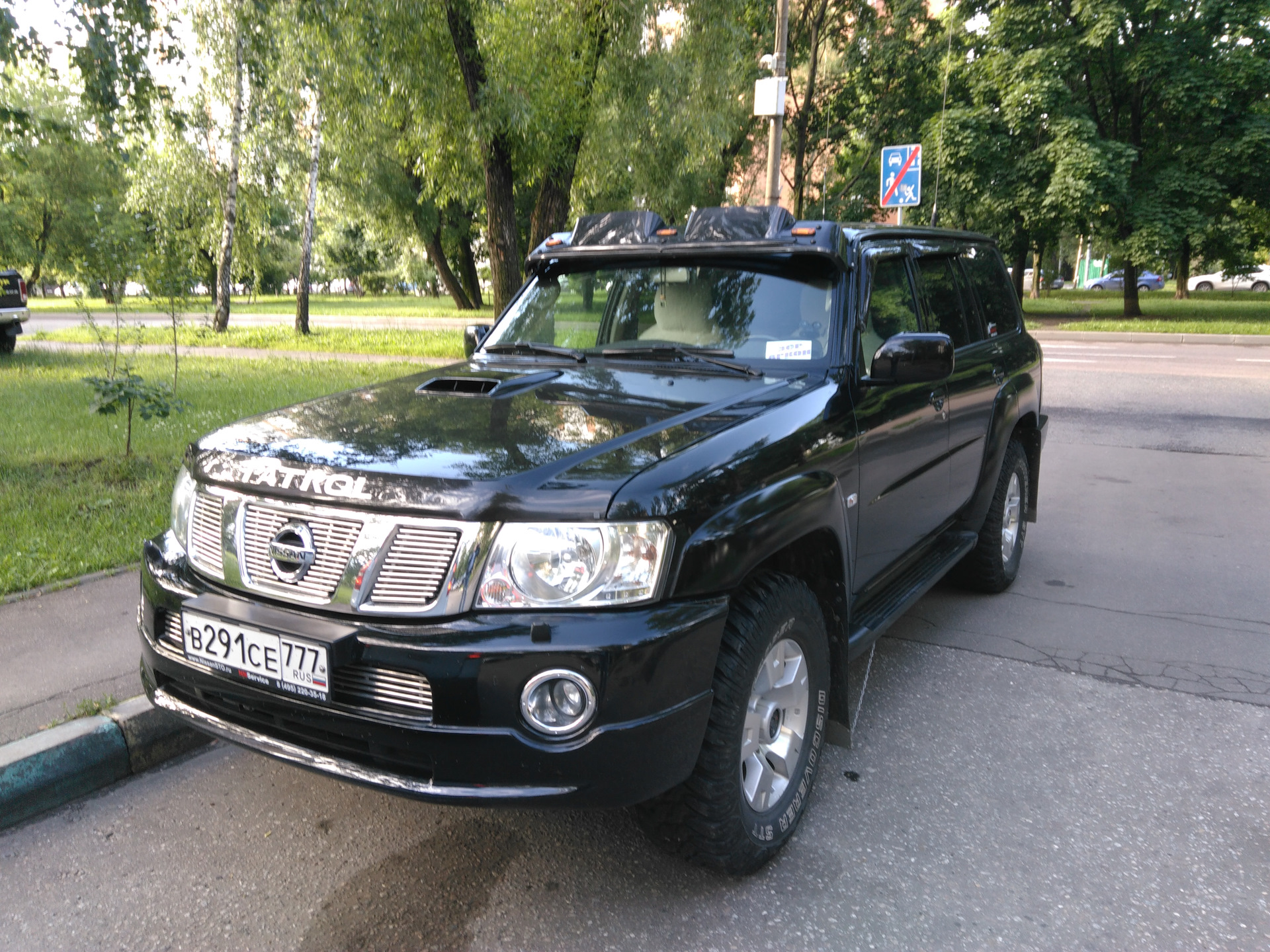 Козырёк лобового стекла — Nissan Patrol (Y61), 3 л, 2010 года | аксессуары  | DRIVE2