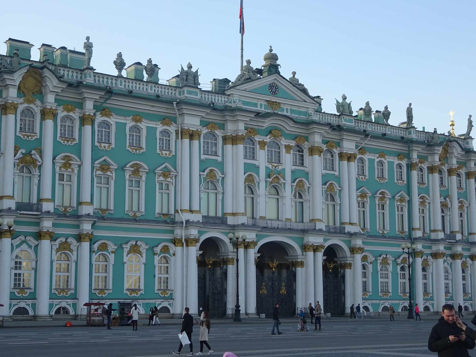 ворота в зимнем дворце