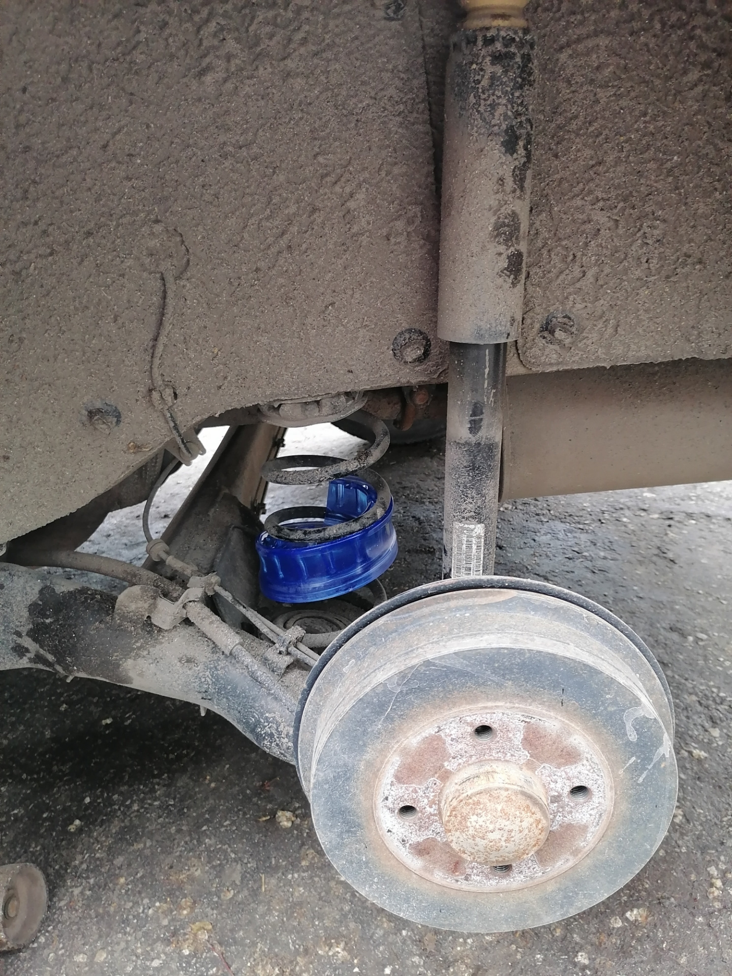 Трансмиссия автомобиля полный привод на схеме. Задняя пневмоподвеска камаз 4308. Снять фару форд эксплорер 5. Крыло для эндуро своими руками. Ходовка киа рио 3.