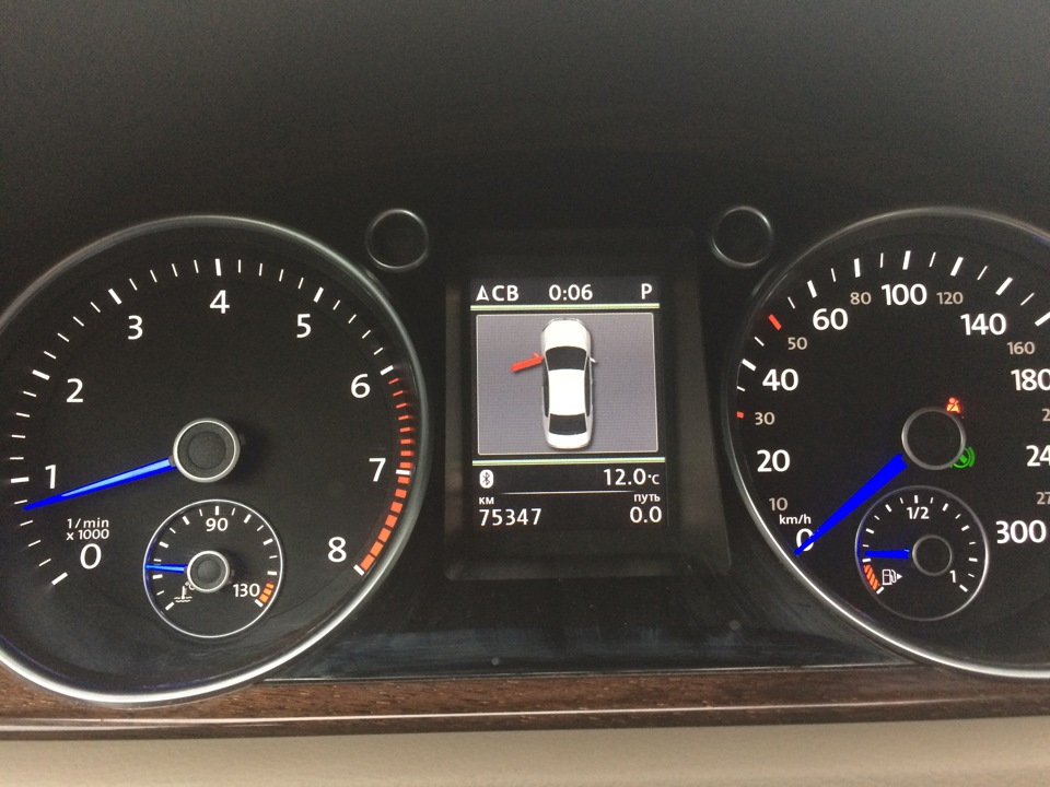 0 fsi. Мигает ключик на volkswagen-пассате. Датчик открытия капота пассат б6. Схема под капотом vw passat b6. Открыть фольксваген пассат б6.