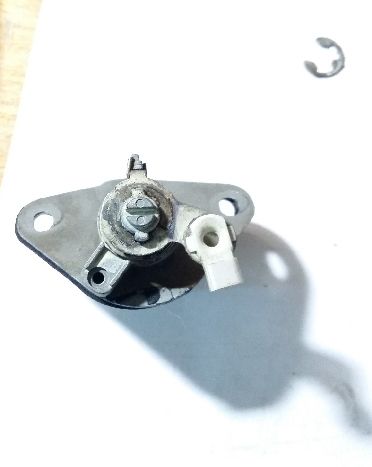 ремонт личинки замка багажника 29.03.2018 — Daewoo Lanos, 1,5 л, 2006 ...