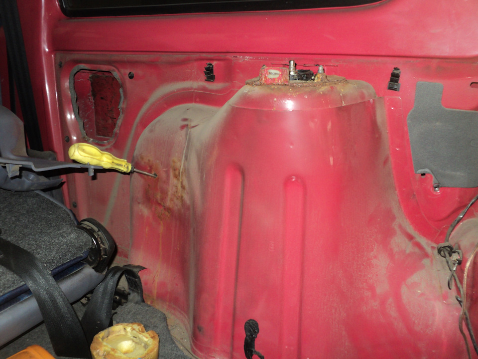 Задняя правая колесная ниша — Renault Twingo I