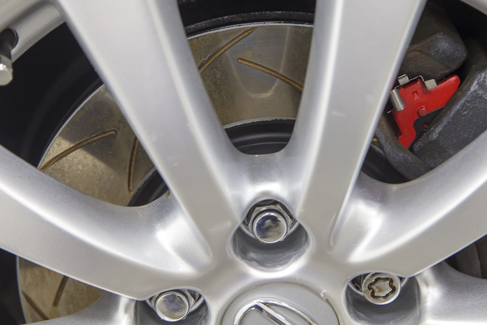 Поменял передние и задние тормозные диски и колодки — Lexus IS II, 2,5 ...