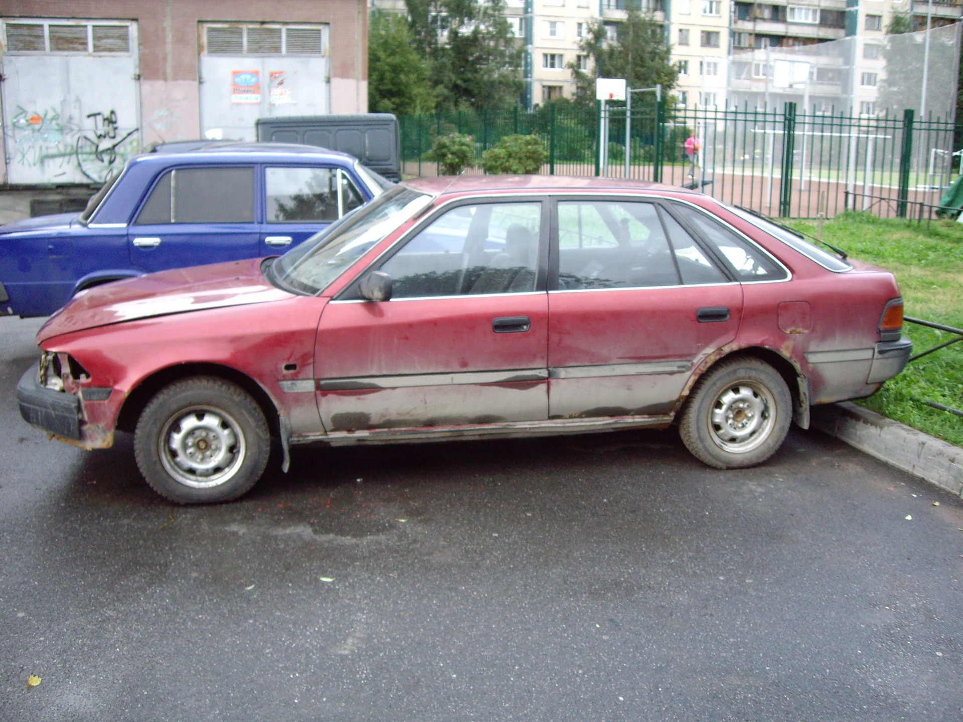   Toyota Carina II 16 1988