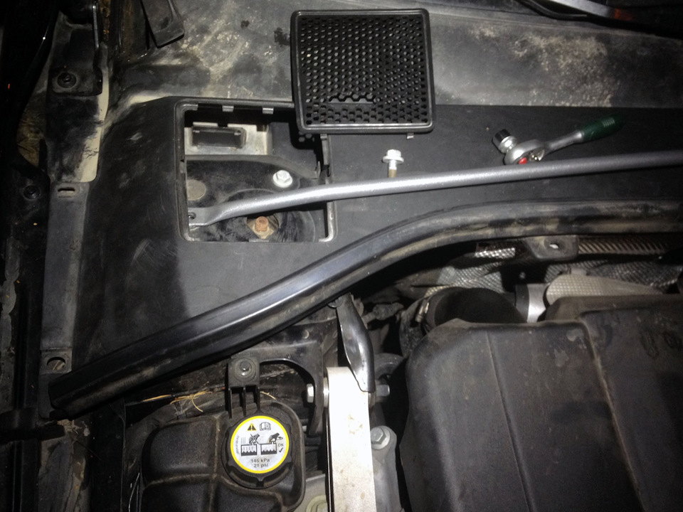 Обслуживание трапеции дворников - Volvo XC70 III, 2,4 л, 2011 года визит на серв