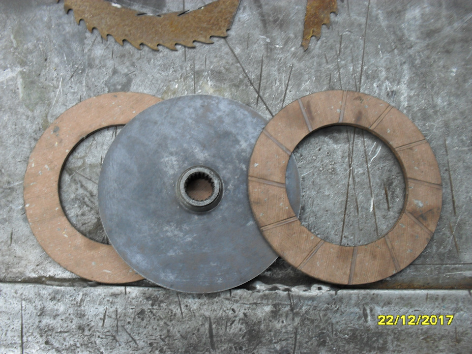 Фото в бортжурнале Самодельный минитрактор