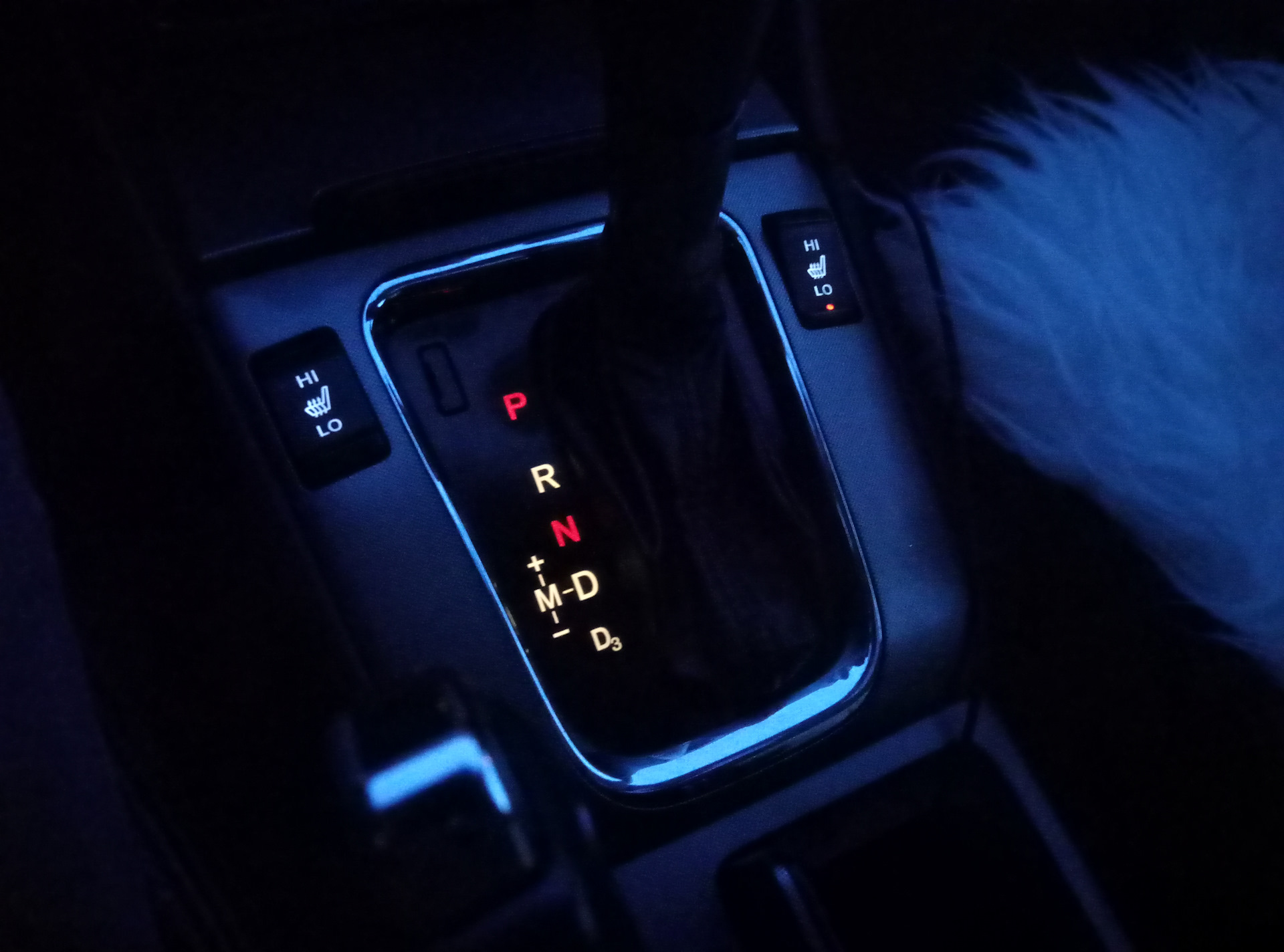 Подсветка кнопок тойота. Подсветка кнопок Honda Accord 7. Хонда Аккорд 5 подсветка кнопок стеклоподъемников. Кнопка подсветки салона Хонда Аккорд 7. Подсветка кнопок Хонда Аккорд 2011 года.