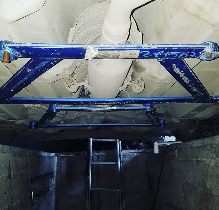 распорки днища. распорка под днище кузова мазда 626ge. распорка нижняя vw golf ii. распорка днища jzx100. распорки днища.