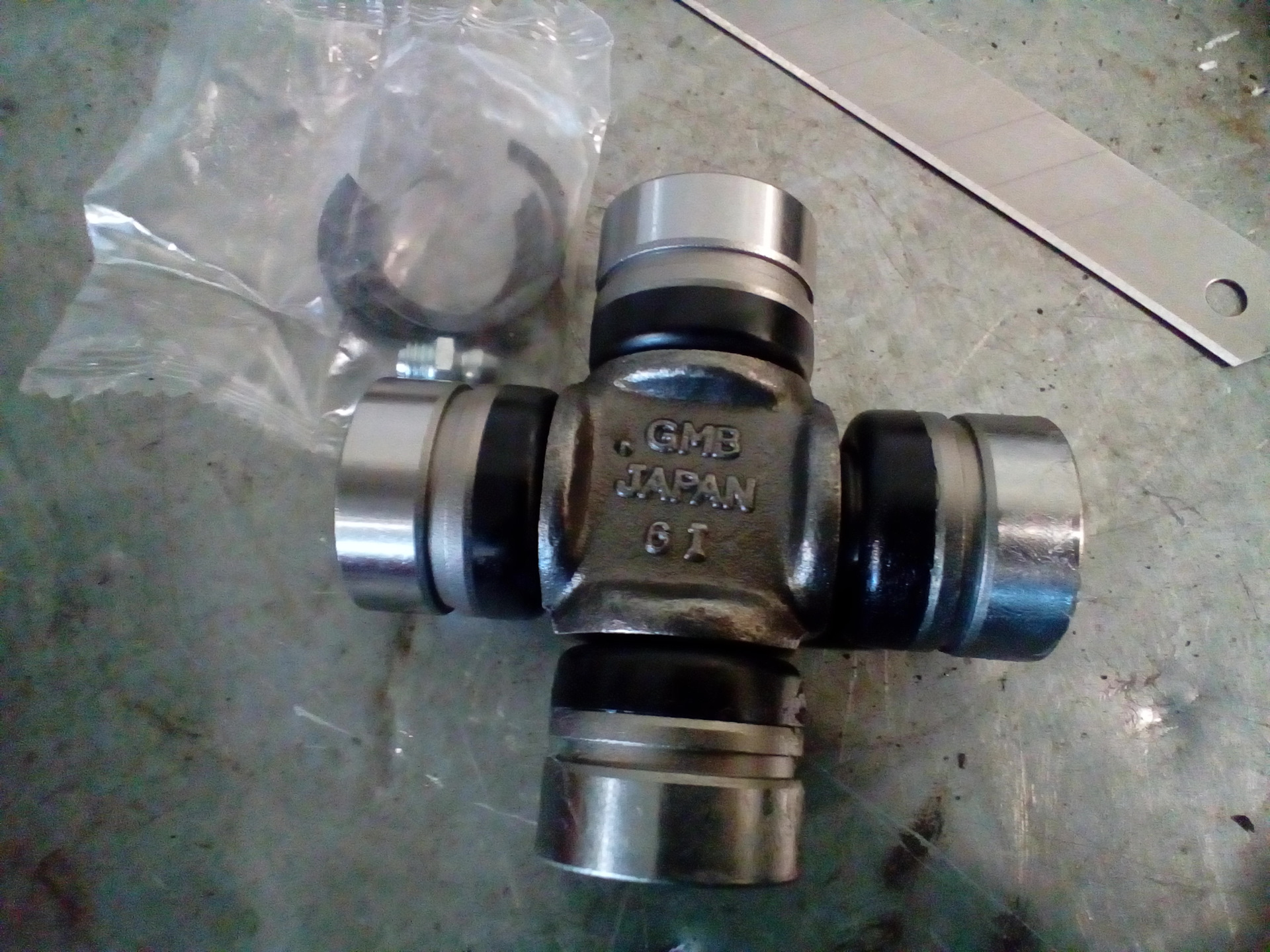 Крестовина заднего кардана спортейдж 1. Крестовина карданного вала 28/80. Kojin крестовина кардана. Крестовина кардана кия спортейдж 1. Gmb gu1210.