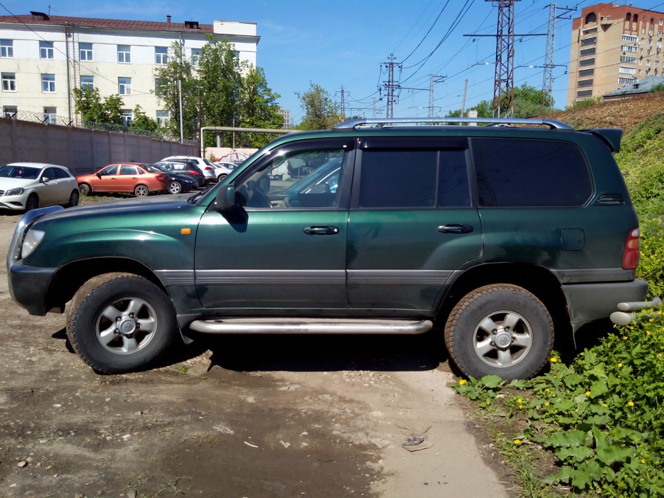 toyota land cruiser 100 зеленый