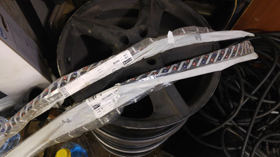 Заменил резинки у боковых стекол — Peugeot 406 Coupe, 3 л, 2000 года ...