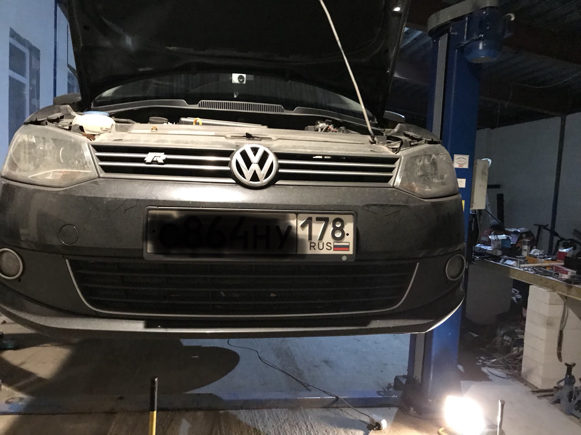 Замена опор, втулок стаба, опорный подшипник — Volkswagen Polo Sedan, 1 ...