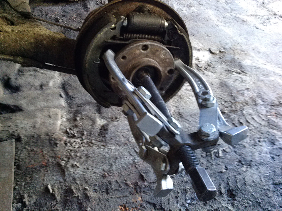 Замена задних ступичных подшипников — Lada 2114, 1,6 л., 2009 года ...