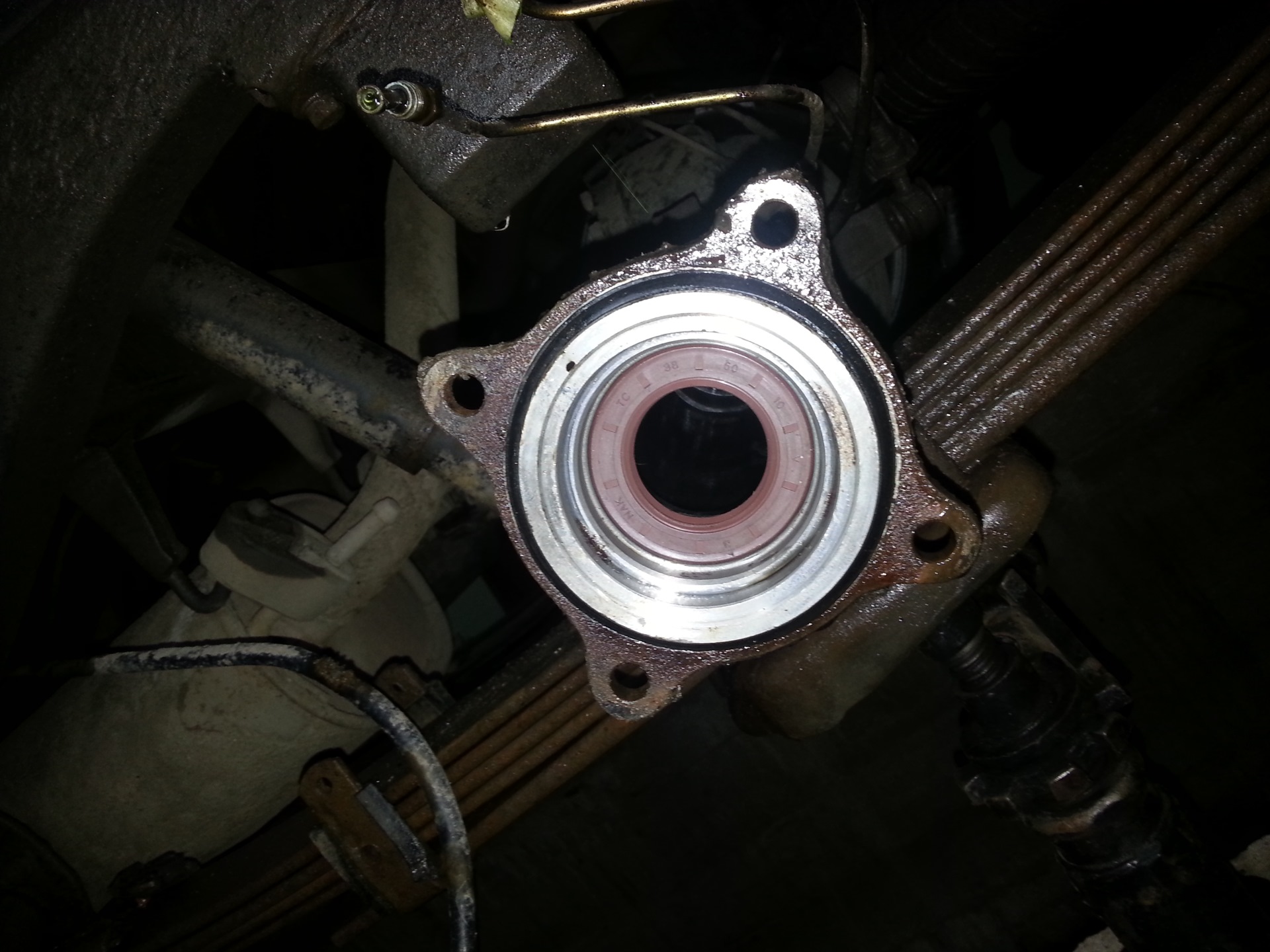 замена сальника правой полуоси