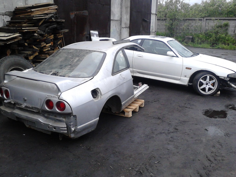 Рос пил. Nissan Skyline r33 распил. Nissan Skyline r34 распил. Skyline r33 GTR распил. Битый р 33 Скайлайн.