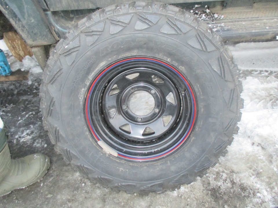 Колеса уаз 15 радиус. Шины на уаз я-192. Резина уаз 15 пятаковая. Шина 235-75-r15 на уаз. 40-15.