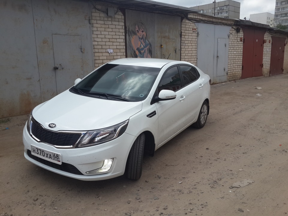 Kia Rio 3 черная крыша