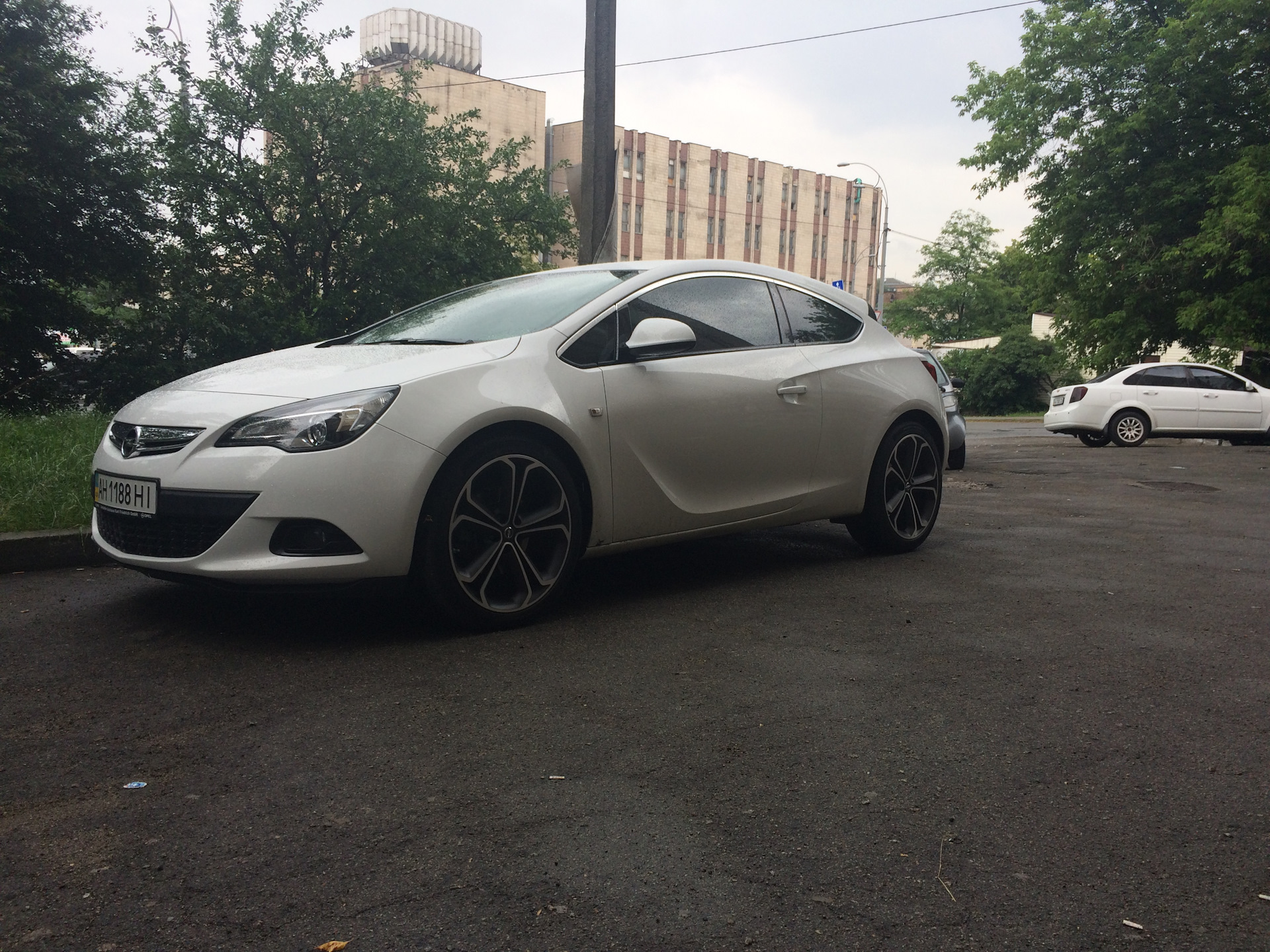 Opel Astra GTC r19