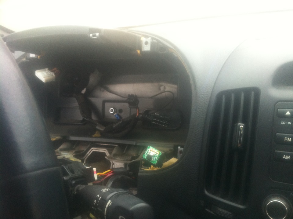 Обтяжка торпедо алькантарой — Hyundai Elantra (4G), 1,6 л, 2008 года ...