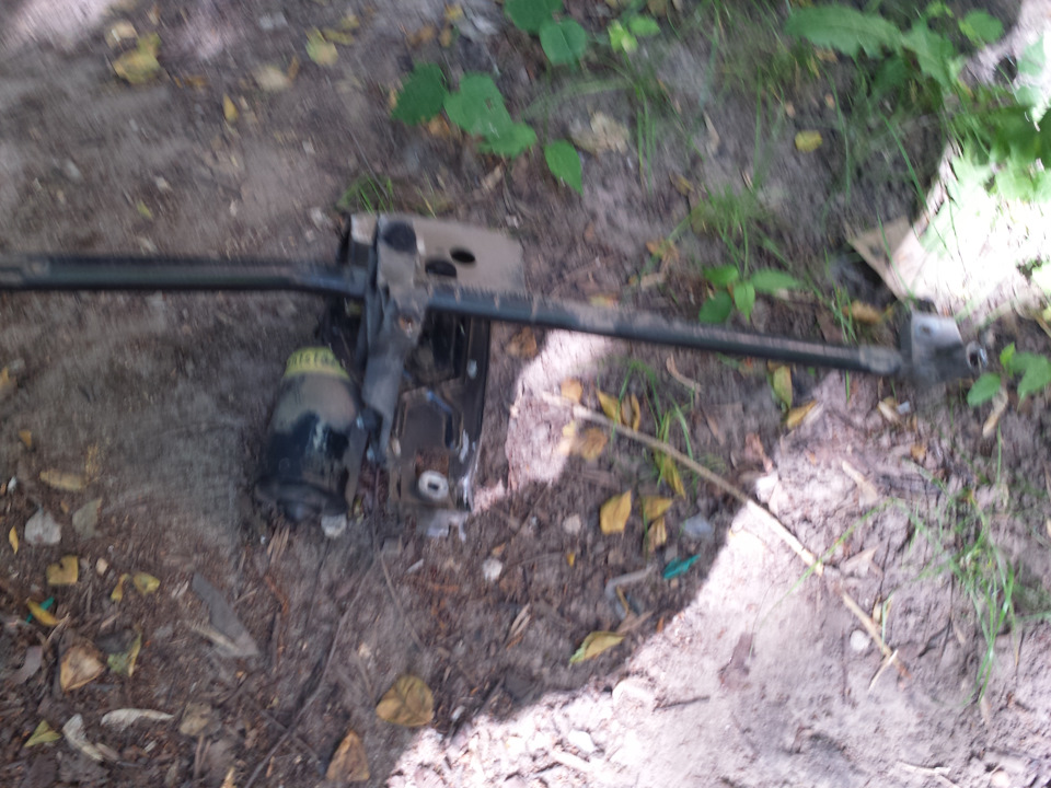 Смазываем-Привод дворников. — Audi 100 (C4), 2,3 л, 1991 года | своими ...