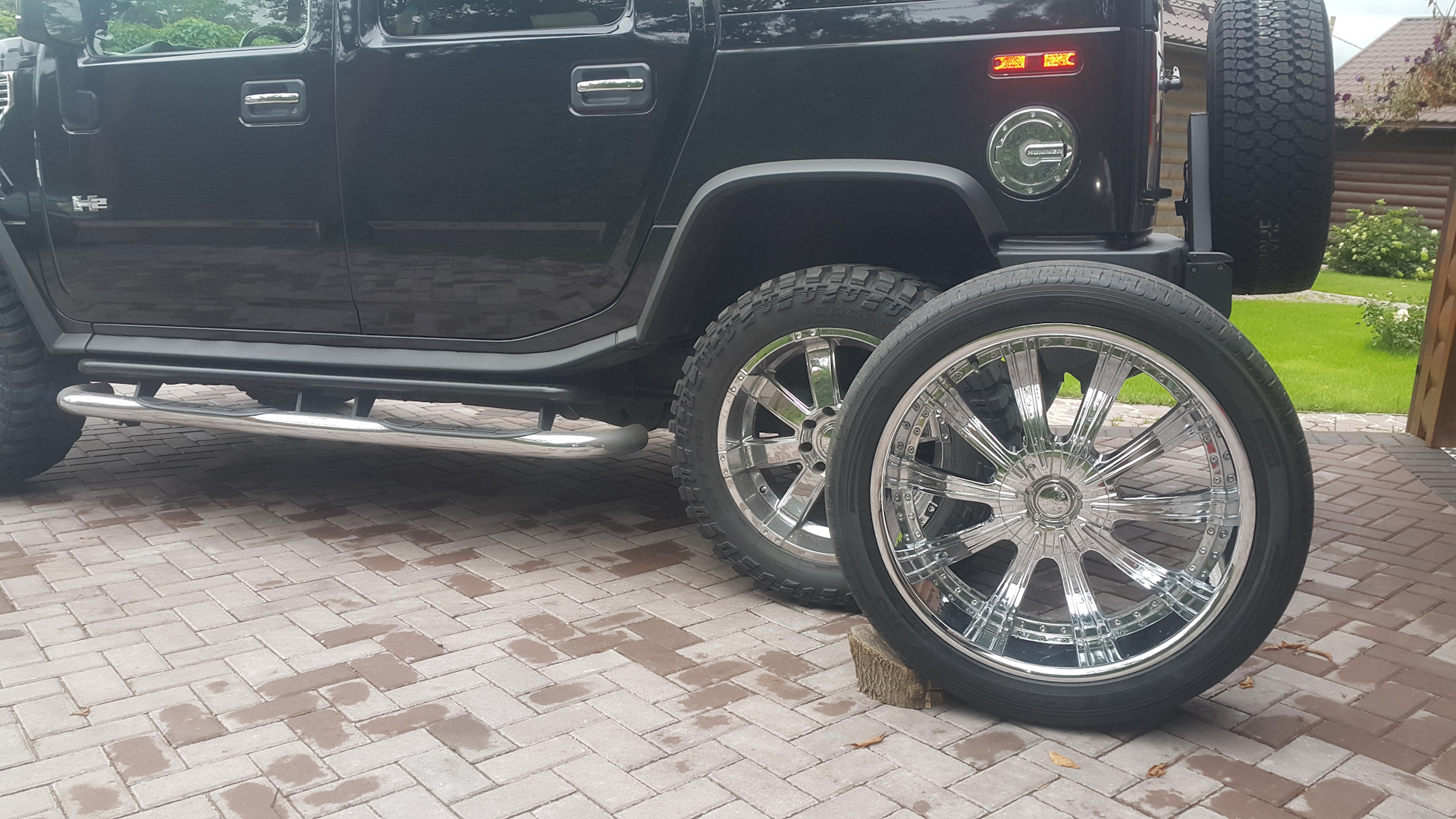 2 колеса 24. Диски Hummer h2 r20. Колеса r20 Hummer h3. Колеса на Хаммер н2. Hummer h2 r20 Wheels.