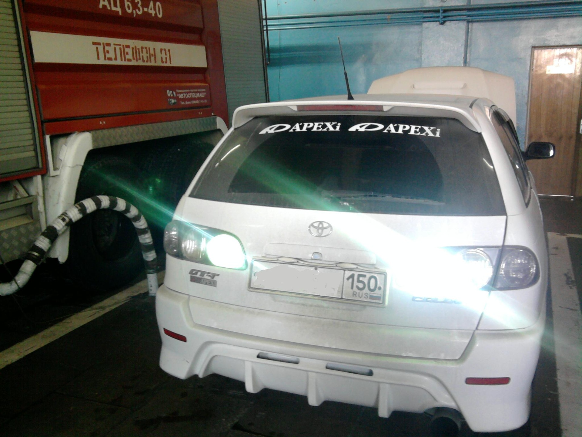 Its finished  Xenon in reverse  - Toyota Caldina 20L 2000