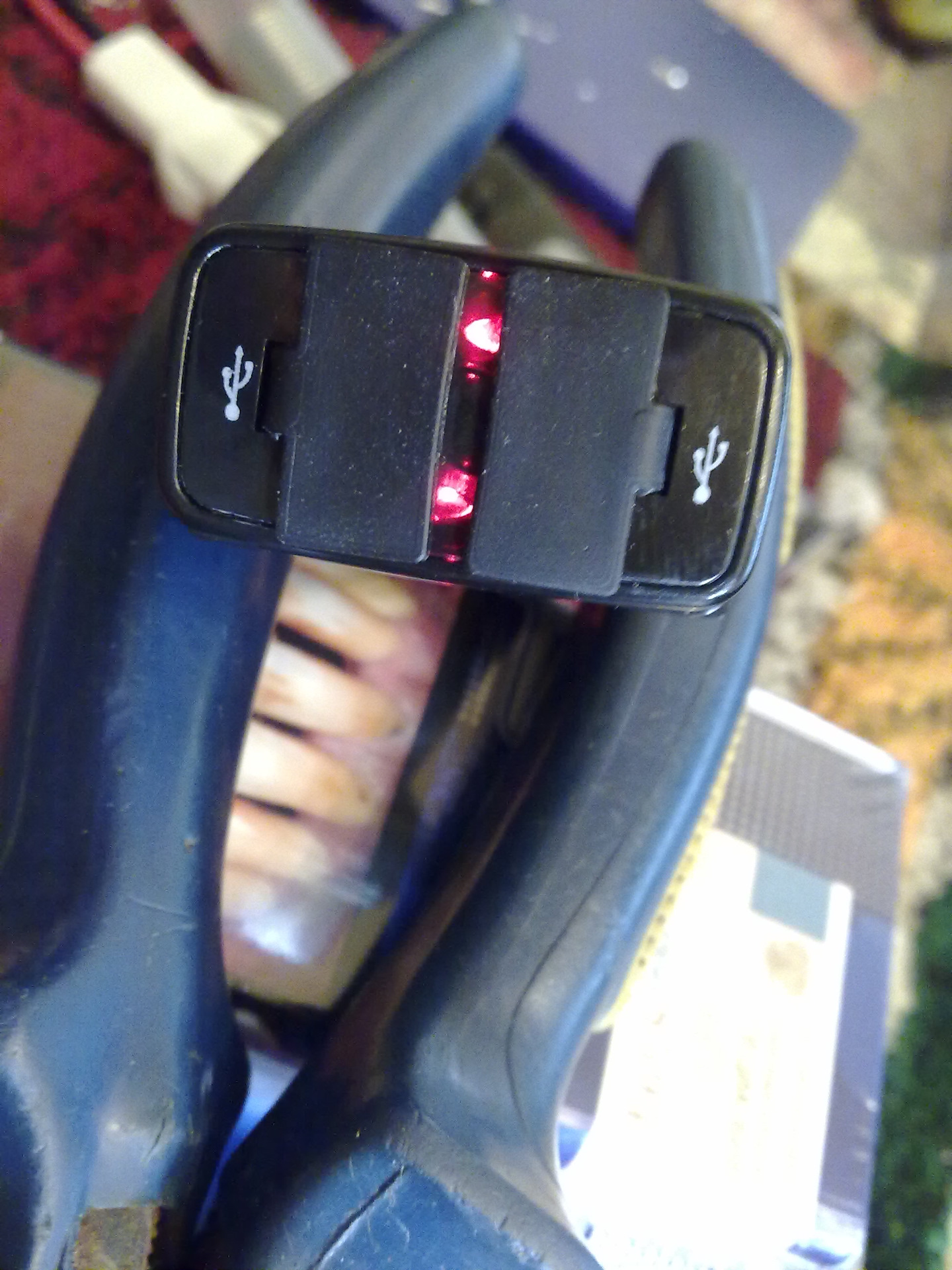 USB зарядка вместо заглушки штатной кнопки. — Mitsubishi Lancer X, 1,8 ...