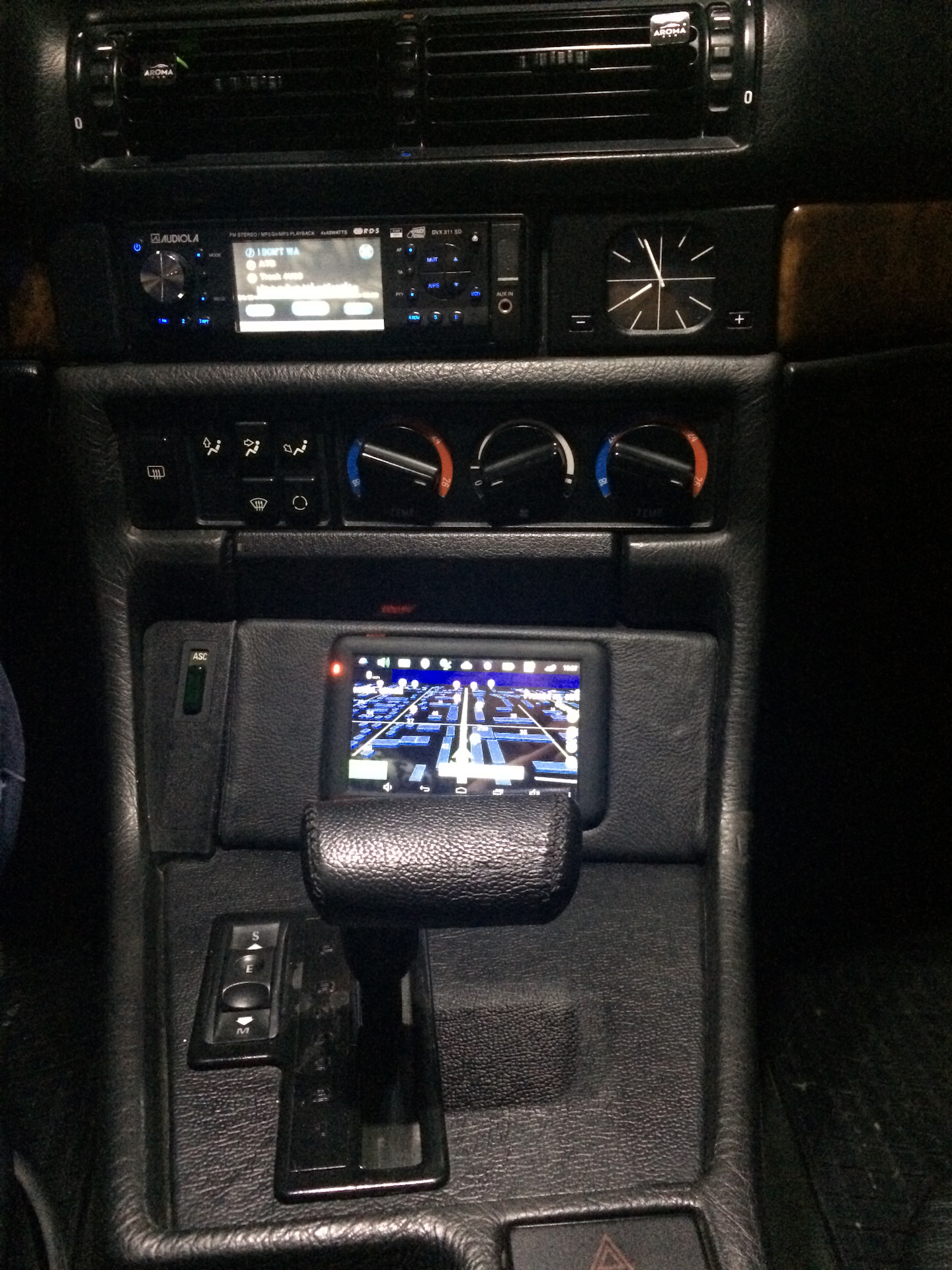 Встроенный GPS навигатор — BMW 7 series (E32), 3 л, 1991 года ...