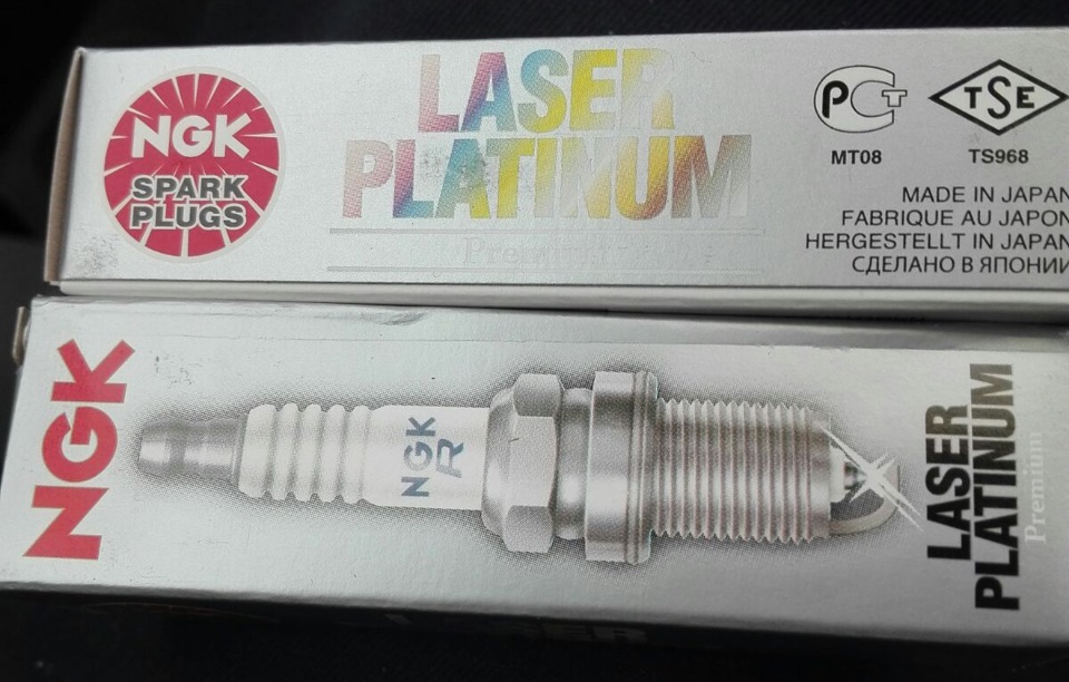 Замена свечей и масло в колодцах — Volkswagen Jetta IV, 1,8 л, 2001 ...