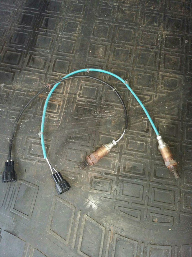 Лямбда своими руками. Электронный эмулятор лямбда зонда своими руками схема. Электронная обманка лямбда зонда ваз 2112. Чистка датчика кислорода. Обманка лямбда зонда ваз 2114.