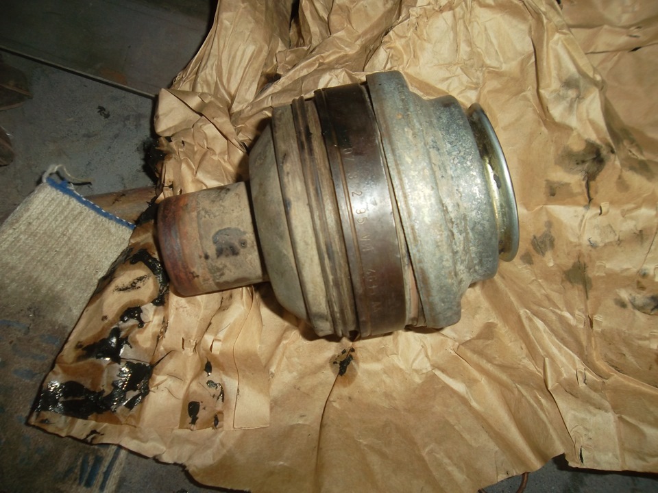 убираем люфт внутреннего правого шруса — Ford Galaxy (Mk I), 2 л, 1998 ...