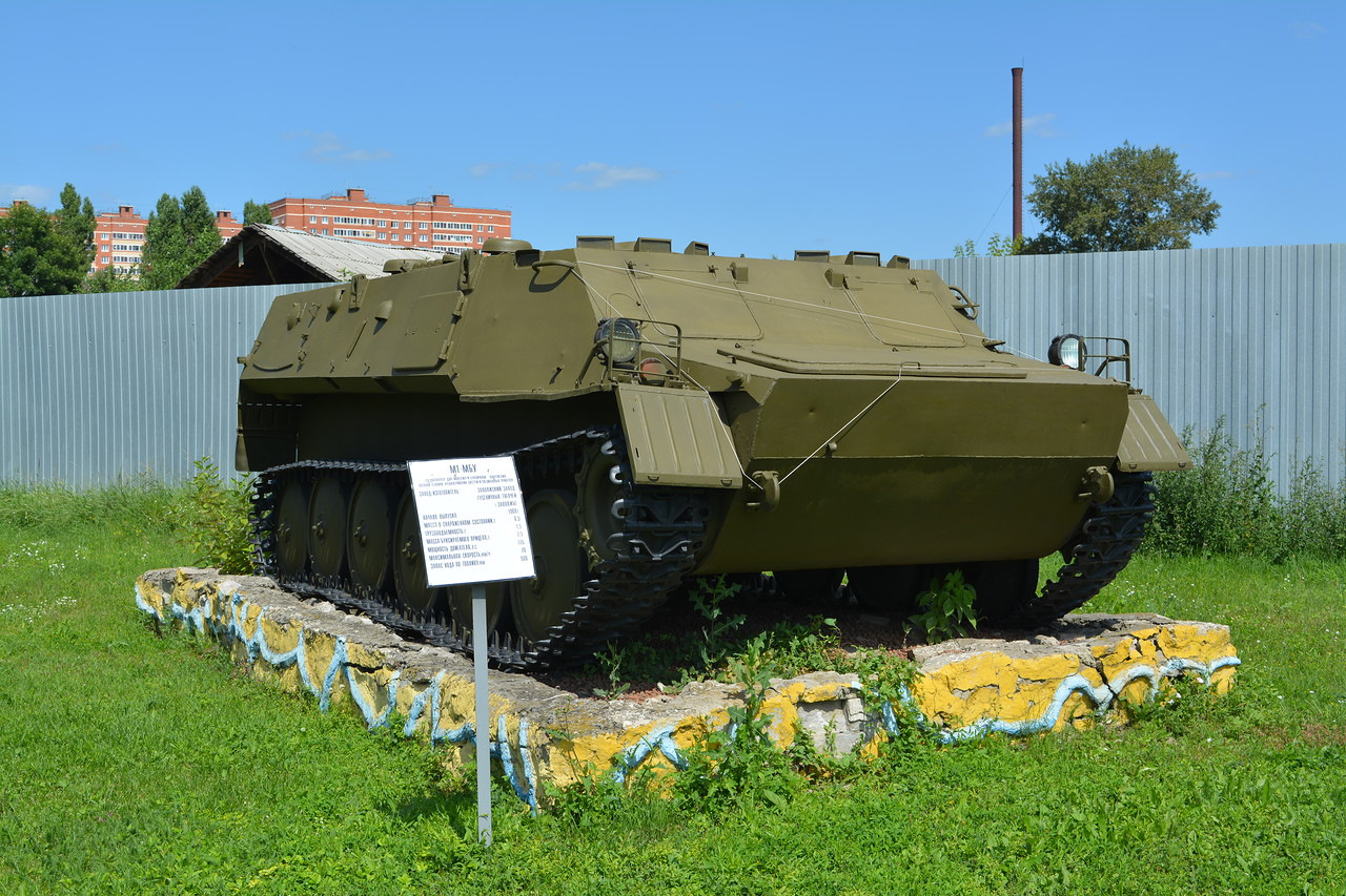 Автомобильный музей рязань. Музей военной автомобильной техники Рязань. Музей военных автомобилей Рязань. Музей военной техники Рязань. Музей РВАИ.