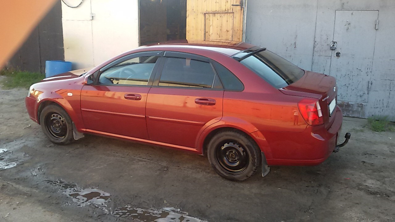 Chevrolet Lacetti Red заднее стекло