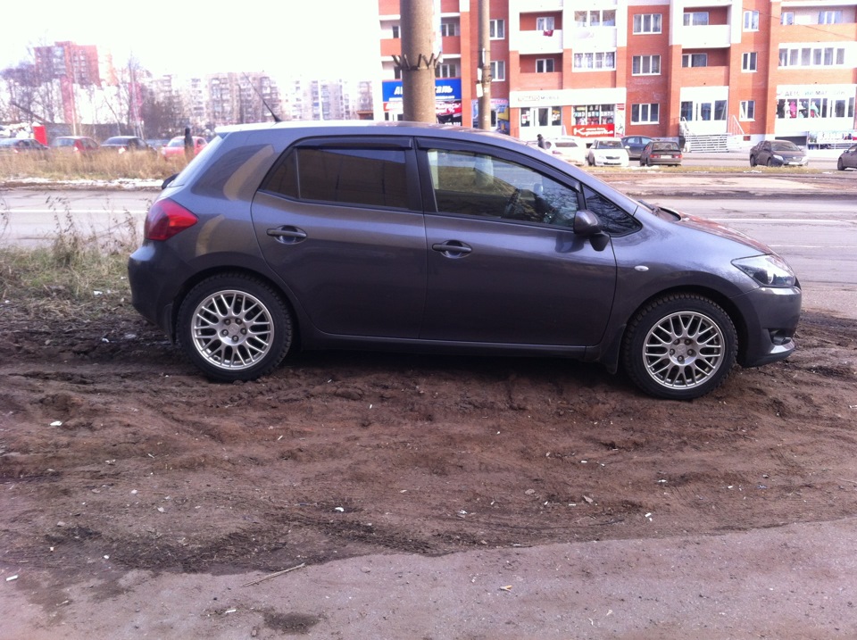 Toyota Auris на дисках work Race