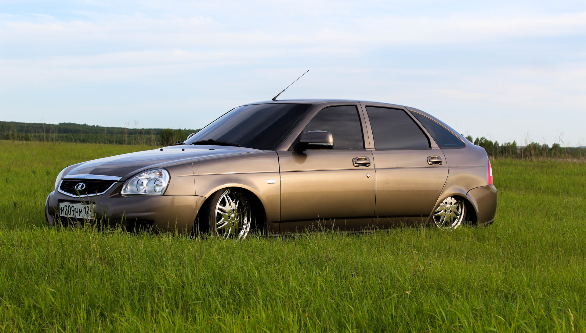 Приора хэтчбек. Лада Приора хэтчбек. Lada Priora 2 хэтчбек. Приора седан и хэтчбек. Lada Приора хэтчбек.