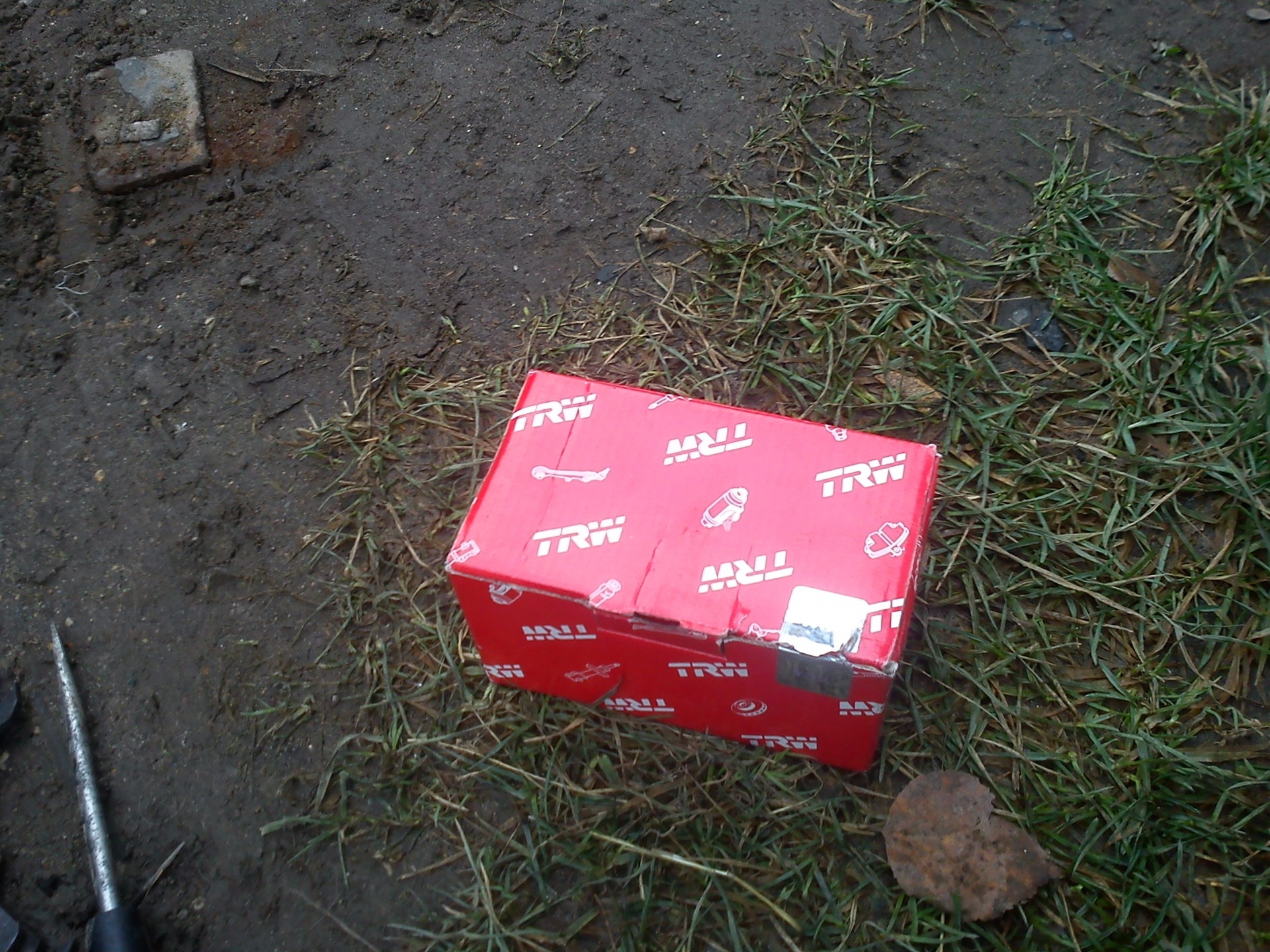 Замена тормозных колодок — Москвич Святогор, 2 л, 1999 года ...