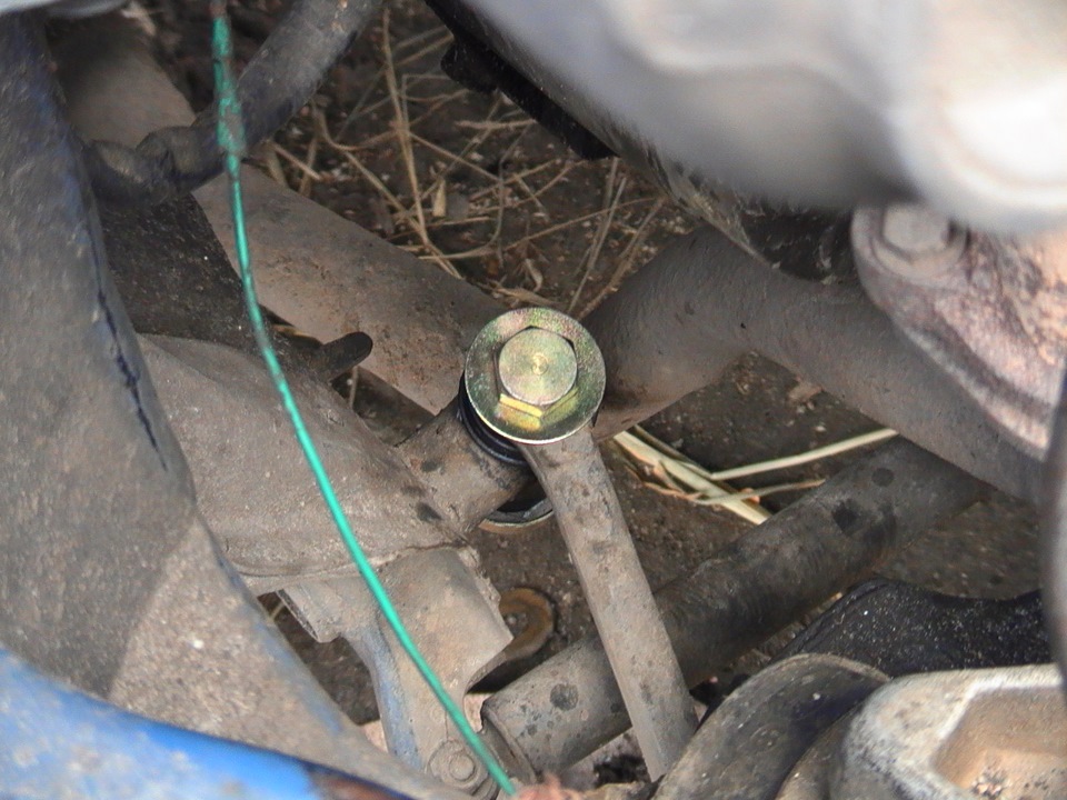 Замена втулок маятника и продольной шаровой! — Mercedes-Benz W123, 2,2 ...