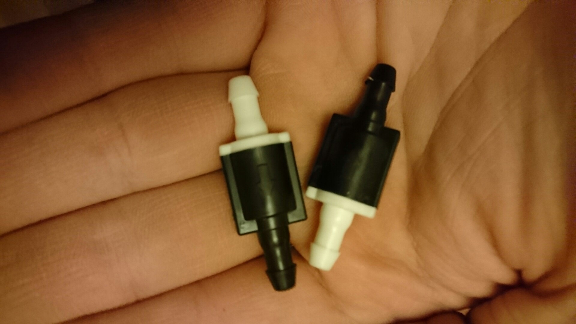 Обратный клапан омывайки — Ford Focus Hatchback II, 2,5 л, 2009 года ...