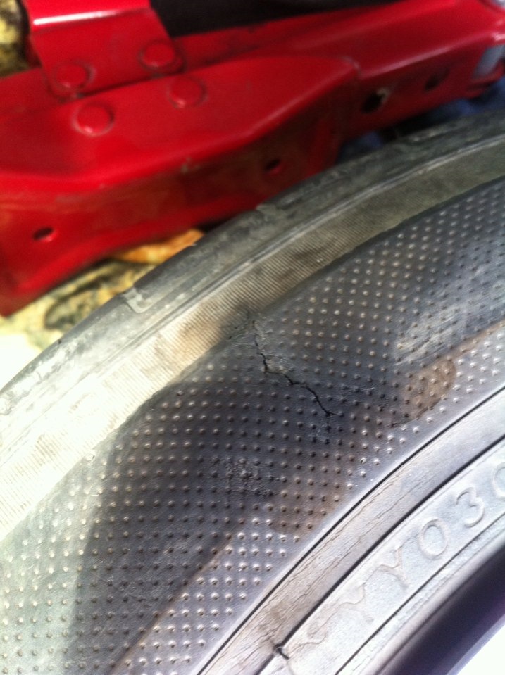 Пробила колесо (( — Honda Fit (1G), 1,3 л, 2004 года | шины | DRIVE2