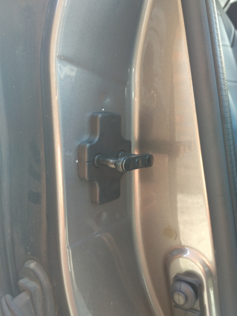 Накладки на дверные скобы замков — SsangYong Actyon (2G), 2 л, 2013 ...