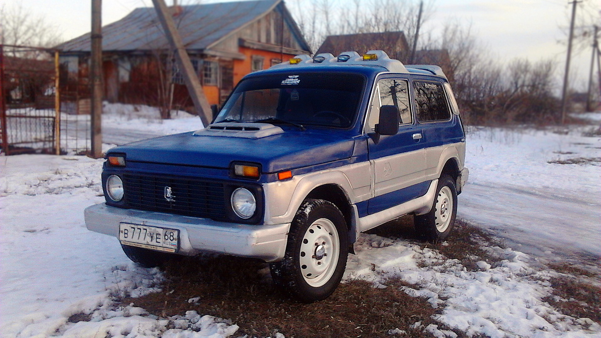 Lada 4x4 3D 1.8 бензиновый 1995 | 