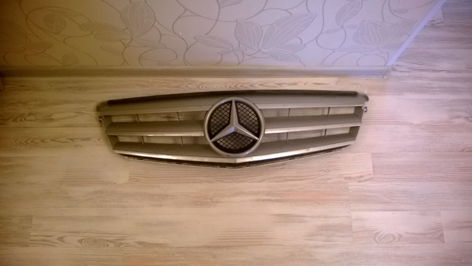 Чёрная решетка радиатора. — Mercedes-Benz C-Class (W204), 2,2 л, 2007 ...